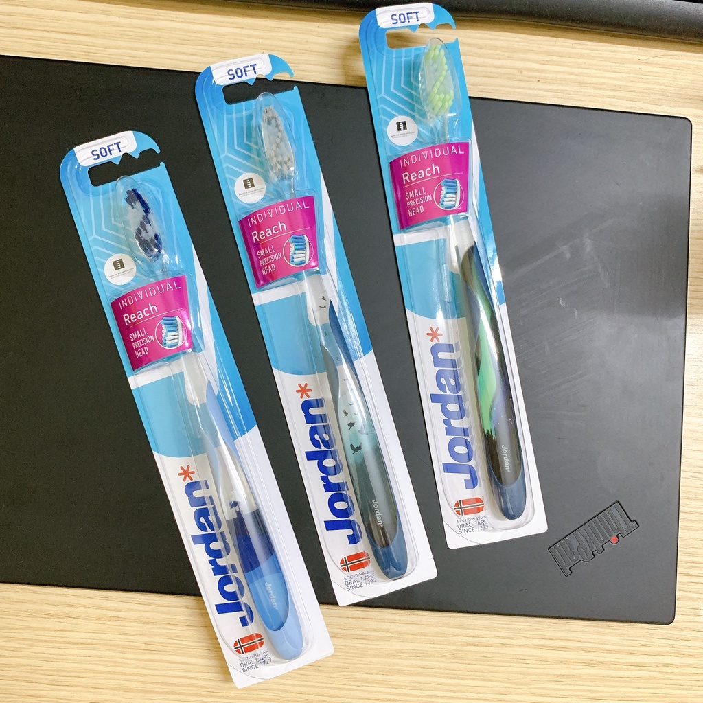 Bàn chải đánh răng Jordan Individual Reach soft(đầu nhỏ lông mềm)