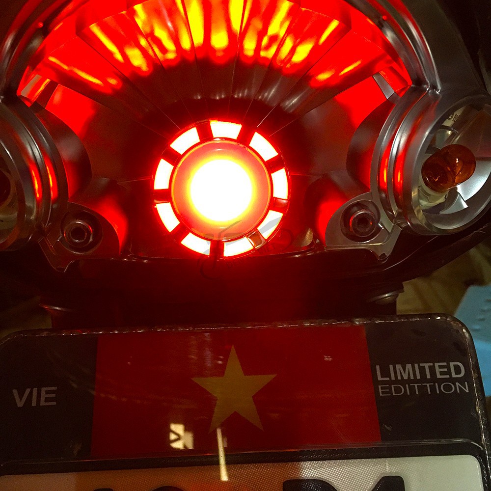 ĐÈN LED ĐUÔI XE MẮT QUỶ ĐỔI MÀU