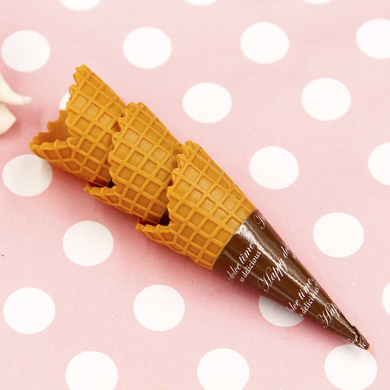 Đồ chơi mô phỏng hình cây kem ốc quế cho bé