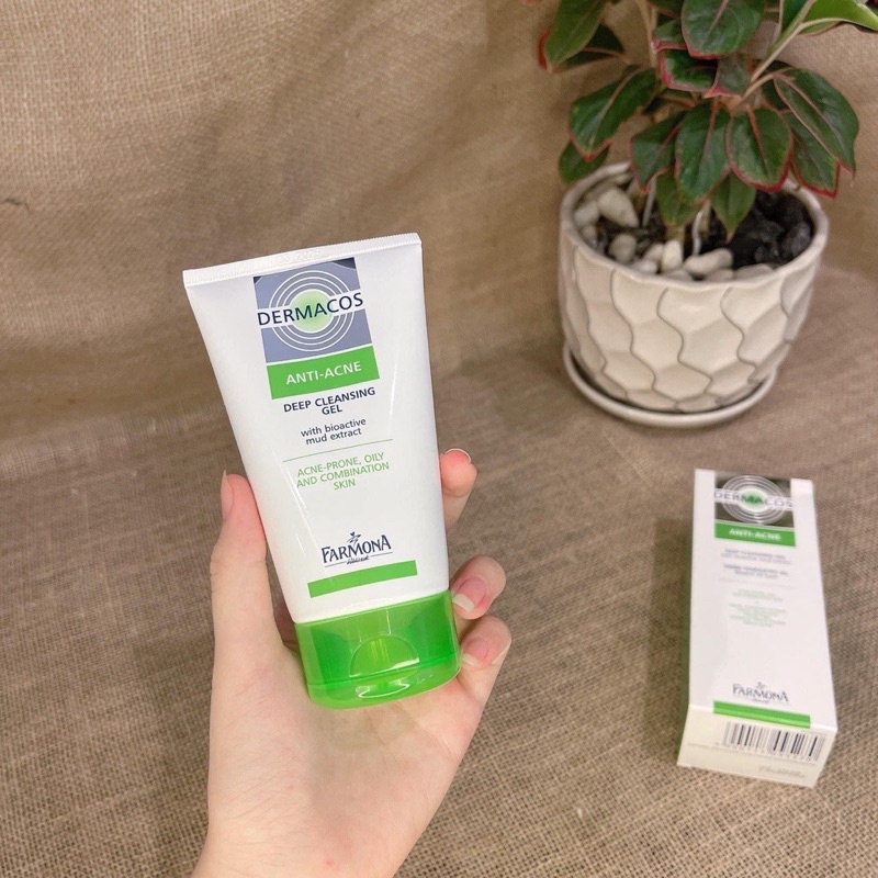 Sữa rửa mặt Famona Dermacos Anti Acne Deep Cleansing Gel 150ml giúp kiểm soát dầu, ngừa mụn