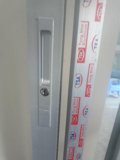 KHÓA CỬA LÙA , KHÓA TAY ÂM