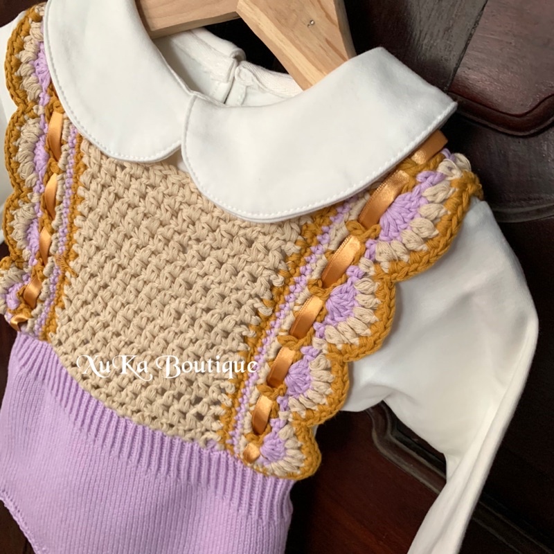 Yếm Len Bé Gái Màu tTím [Xuka Boutique] Bộ quần áo Len màu tím và áo thun cổ sen siêu xinh cho bé | Hàng QC Cao Cấp