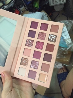 Bảng phấn mắt NoVo CINDERELLA 18 ô