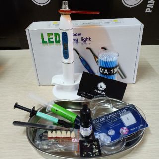 Bộ đính đắp khểnh răng được tặng kèm hộp đá 30 viên