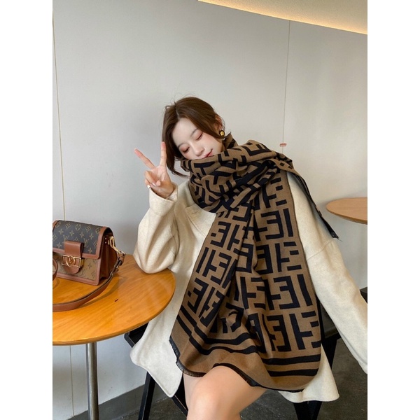 Khăn fendi❤️chất len cao cấp không nhão không xù, tông nâu cho nam nữ