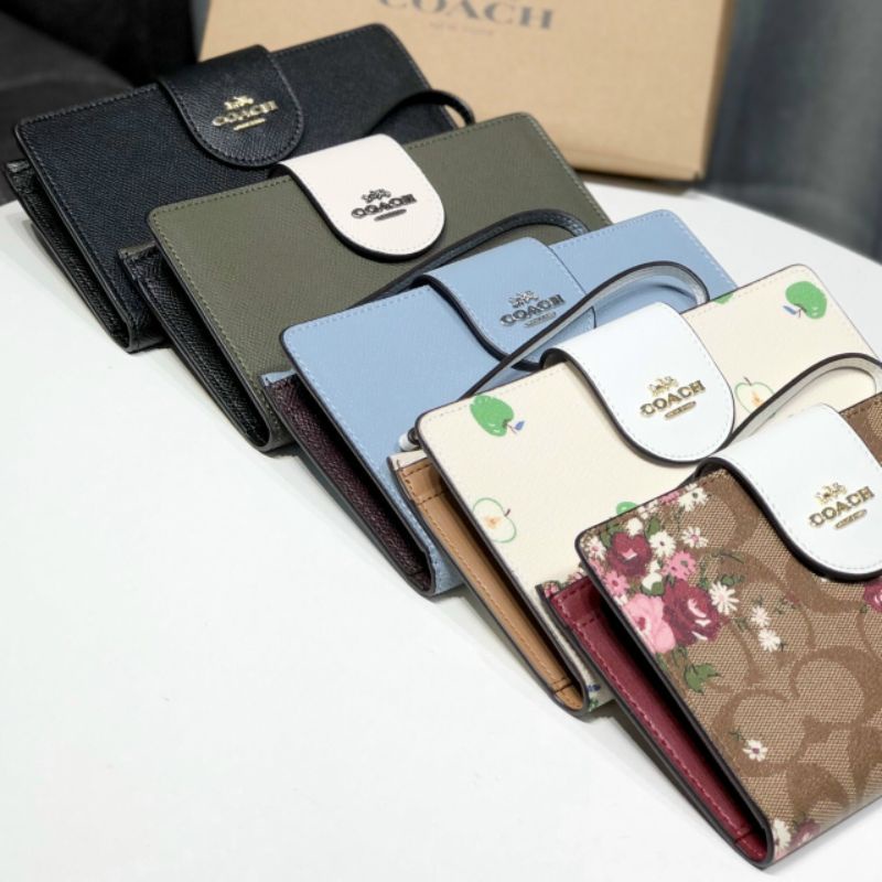 Ví C0ach Tech phone thiết kế cổ điển cực xinh