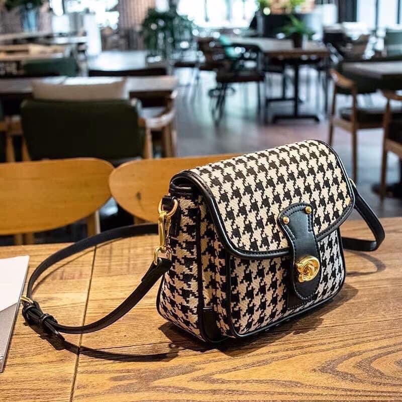 Túi vintage xinh lắm nè