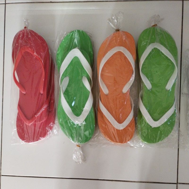 Dép xốp đi dạo