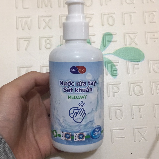 Nước rửa tay sát khuẩn