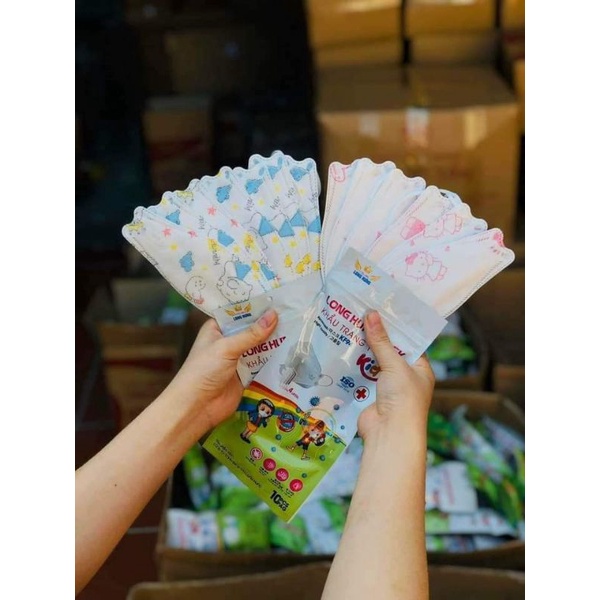 Set 50 chiếc khẩu trang KF94 cho bé