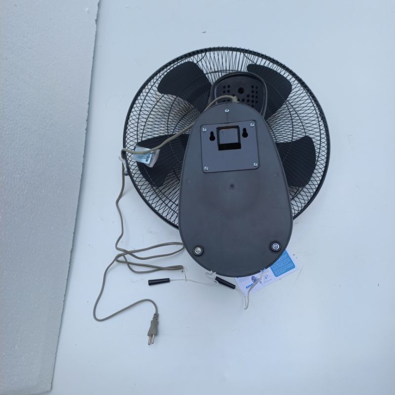 Quạt treo tường giật 2 dây HaLi cánh 450