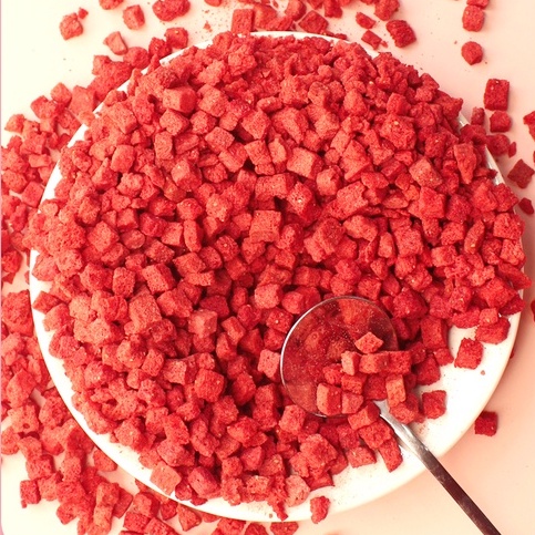 Dâu tây sấy giòn cắt hạt lựu