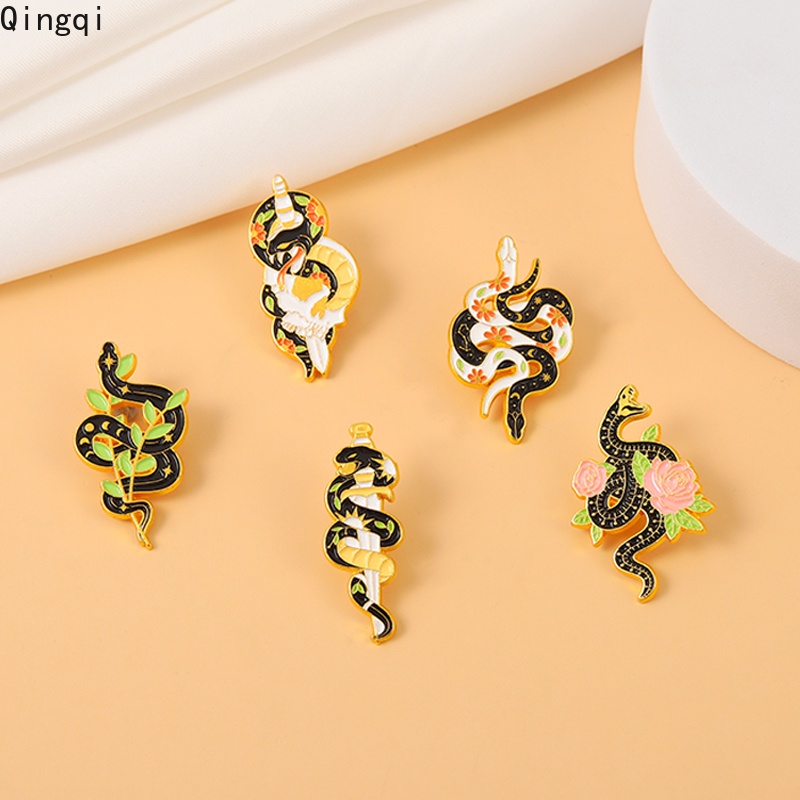 Ghim cài áo Miss Zoe hình rắn sang trọng