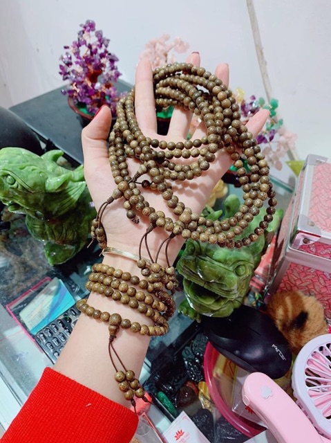 Vòng Tay Trầm Hương 108 hạt tự nhiên - đeo tay quấn 3-4 vòng