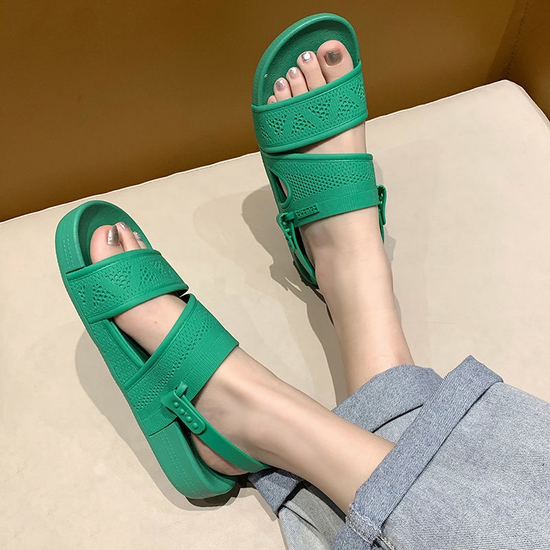 Xăng đan Nhựa Đế Bằng Chống Thấm Nước Thời Trang Cho Nữ