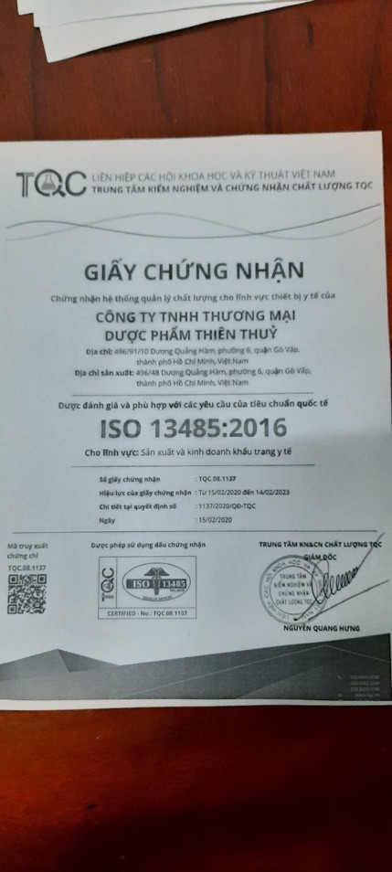 Khẩu trang y tế than hoạt tính 4 lớp Thiên Thuỷ màu xám (1 hộp 50 cái)