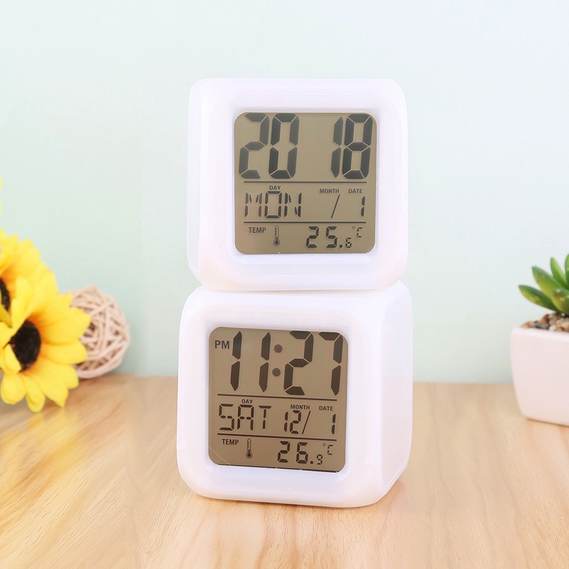 Đồng Hồ Báo Thức Điện Tử Có Đèn LED Thay Đổi Màu Sắc Sáng Tạo Dành Cho Trẻ Em