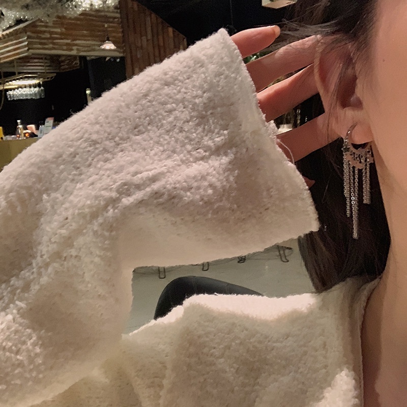 Đôi Khuyên Tai Dài Tua Rua Thời Trang Cho Nữ