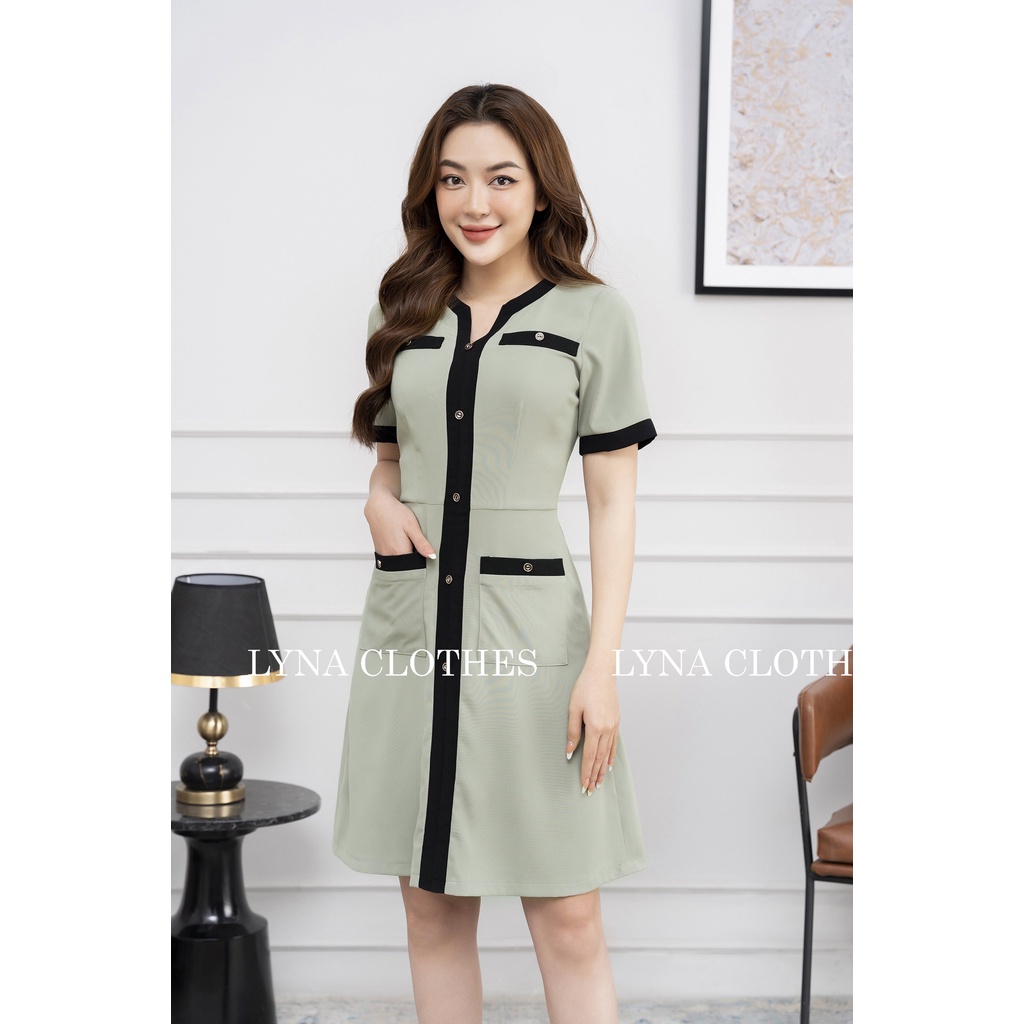 Váy thiết kế dáng cổ V tay ngắn phối viền nổi bật đẹp sang cho chị em công sở
