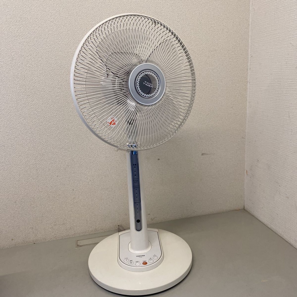 Quạt nội địa Nhật TOSHIBA F LN7 cánh 30cm cao 1 mét giá 1,8tr