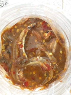 mắm cá cơm nguyên con