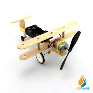 Máy bay cổ điển gắn động cơ cánh bạt phía trước, 1 cánh quạt