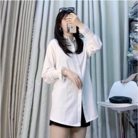 Áo sơ mi dài tay trắng cổ bẻ form rộng vừa, bo nhún cổ tay vải lụa mềm