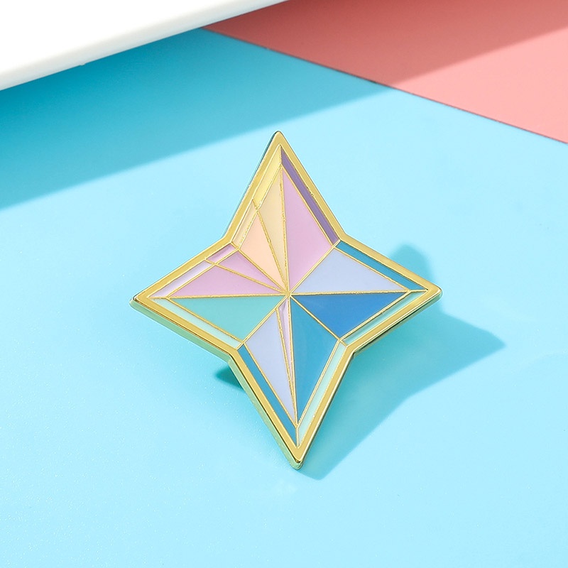 Ghim cài áo hình dáng độc đáo ấn tượng