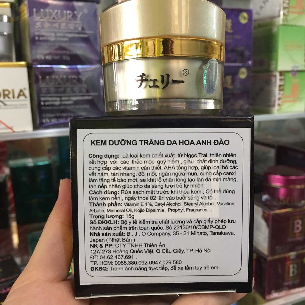 kem dưỡng trắng da hoa anh đào (hộp vàng)