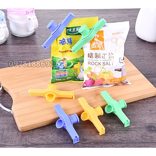 Kẹp Miệng Túi Thực Phẩm Có Nắp Khoá Kín Chống Ẩm - Loại Có Nắp Đậy Tiện Lợi
