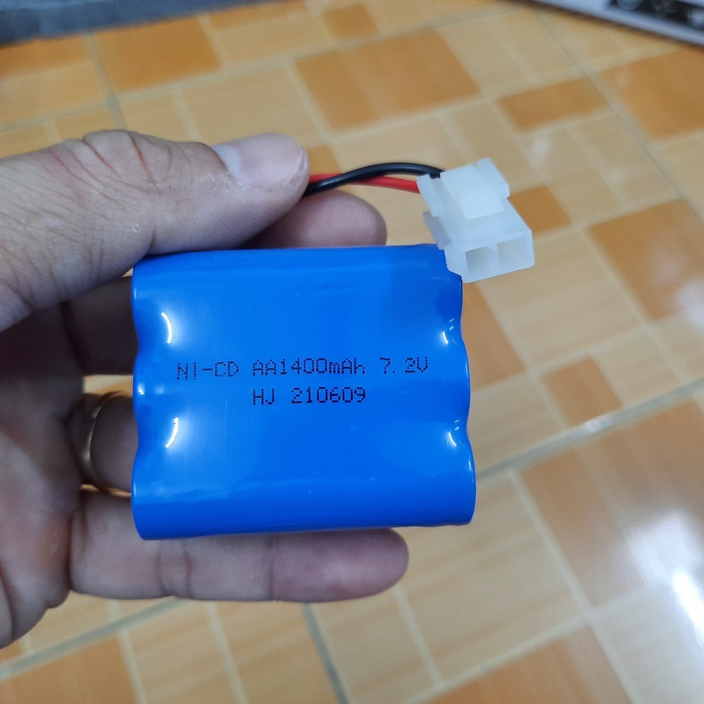 Pin sạc ni-cd 7.2v 1400mah dùng cho xe điều khiển cổng 5559 2P