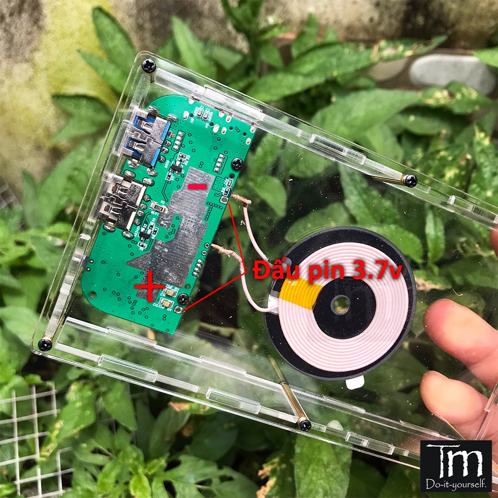 Box Sạc Dự Phòng Mica Trong Suốt 6 cell Sạc Nhanh Sạc không dây Qi 18W + 5W