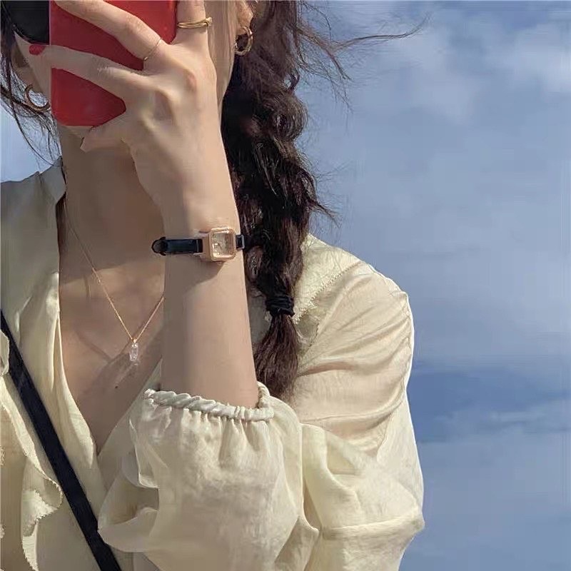 Đồng hồ dây da nữ Yuhae mặt hình khối vuông mini xinh xắn | BigBuy360 - bigbuy360.vn