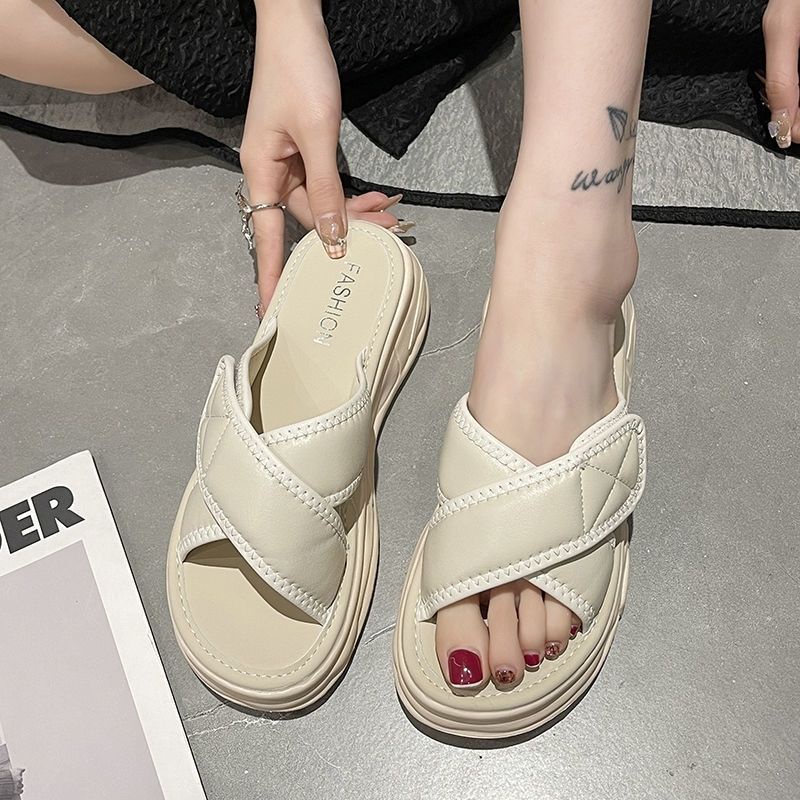 Dép Sandal Đế Xuồng Mềm Mại Phong Cách Thời Trang Mới Cho Nữ