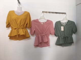 Combo quần áo + váy giảm giá shock