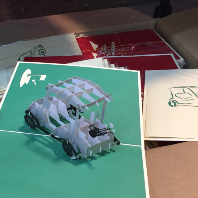 Xe ô tô chơi gofl - Gofl - Thiệp 3D | BigBuy360 - bigbuy360.vn