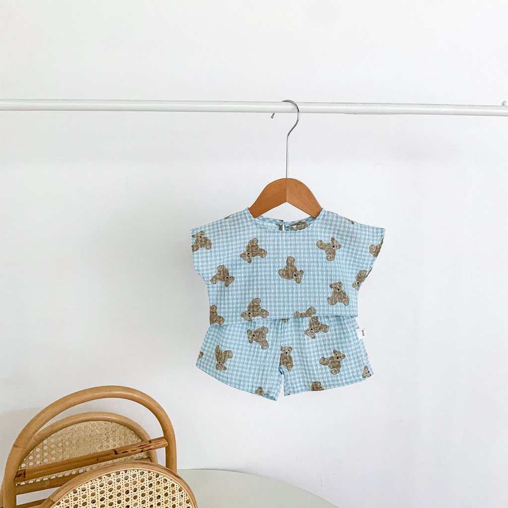 Bộ đồ 2 món với áo thun in họa tiết gấu và quần ngắn thời trang mùa hè dành cho trẻ em