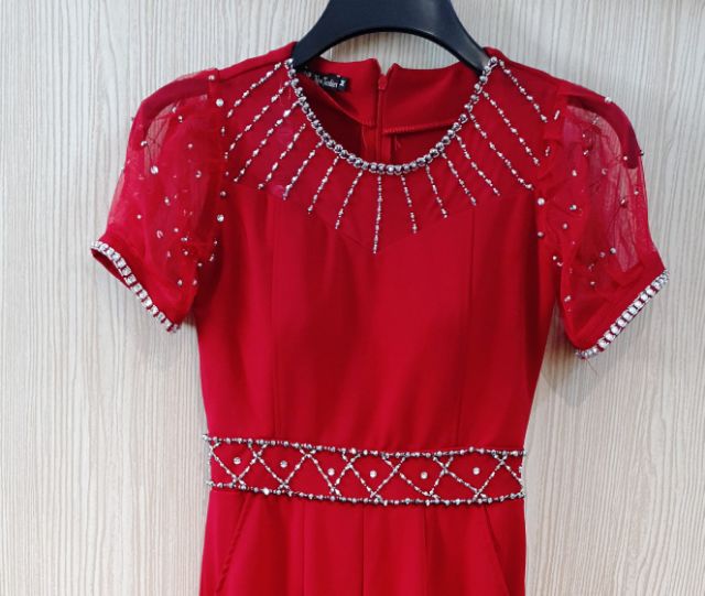 Jumpsuit thiết kế kết đá
