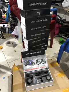 Đèn trợ sáng mini giá một cặp nhé
