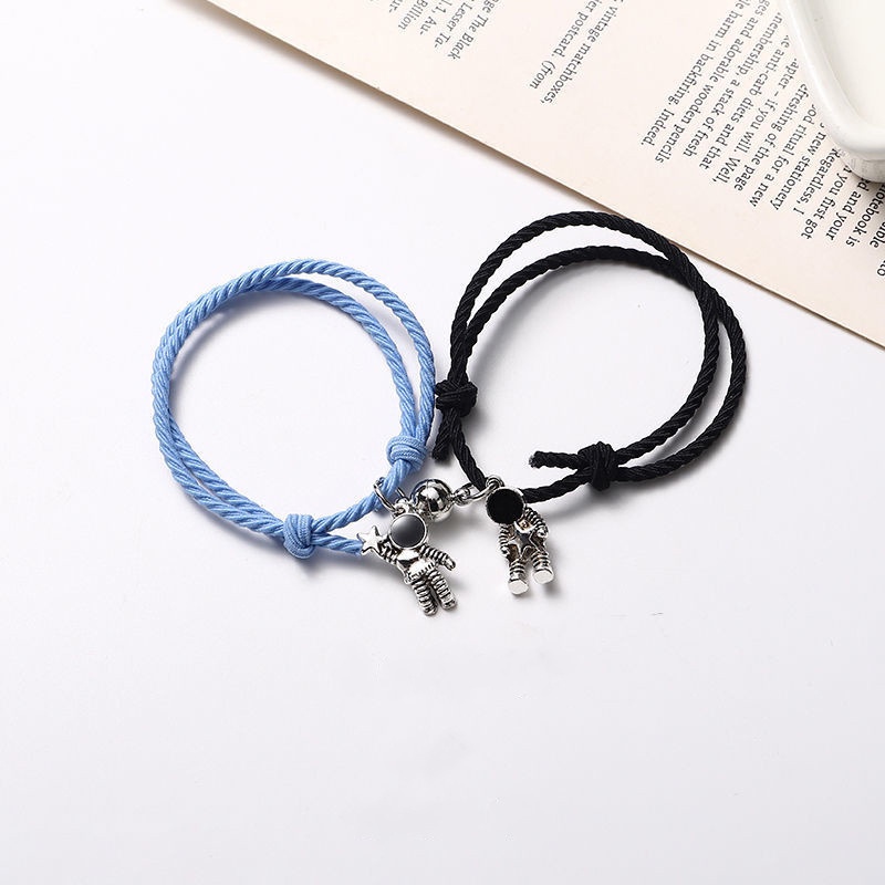 Set 2 Cặp Vòng Tay/1 Cặp Dây Cao Su Hít Nam Châm Thiết Kế Phi Hành Gia Cho Nam Và Nữ
