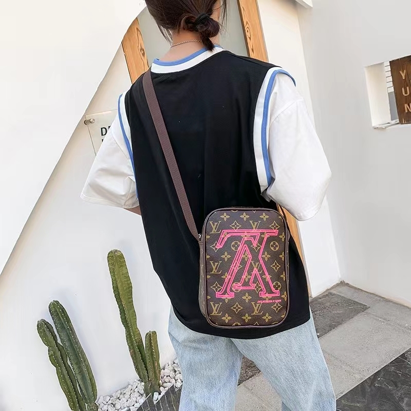 Túi Đeo Chéo Chất Liệu Da Cao Cấp Thiết Kế Đơn Giản Thời Trang Dành Cho Nam | BigBuy360 - bigbuy360.vn