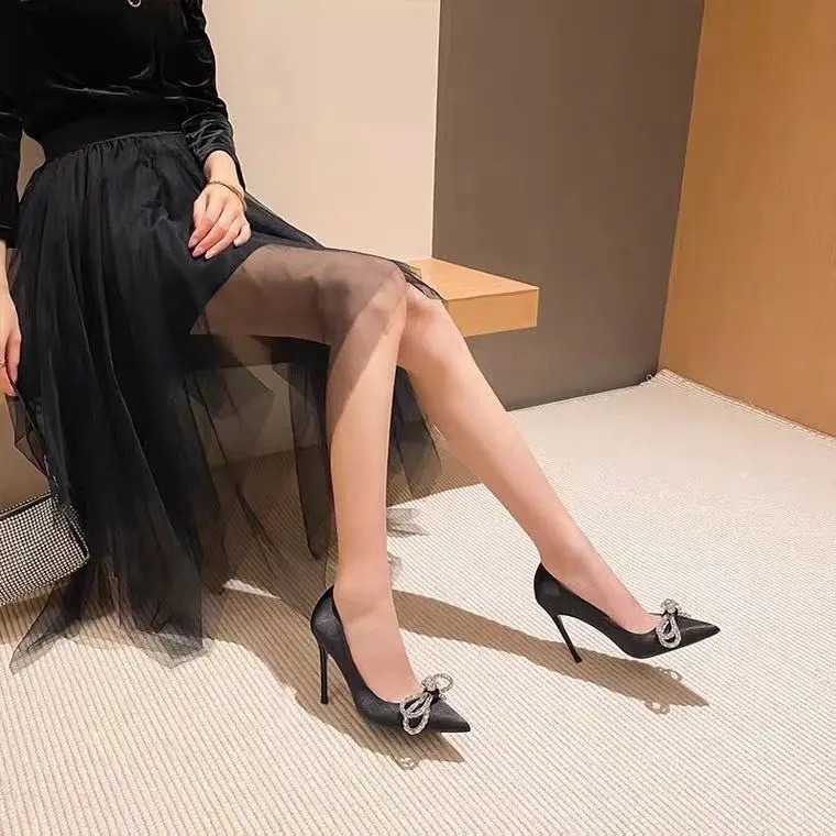 Giày Cao Gót Mũi Nhọn Đính Đá Sang Trọng Cho Phù Dâu