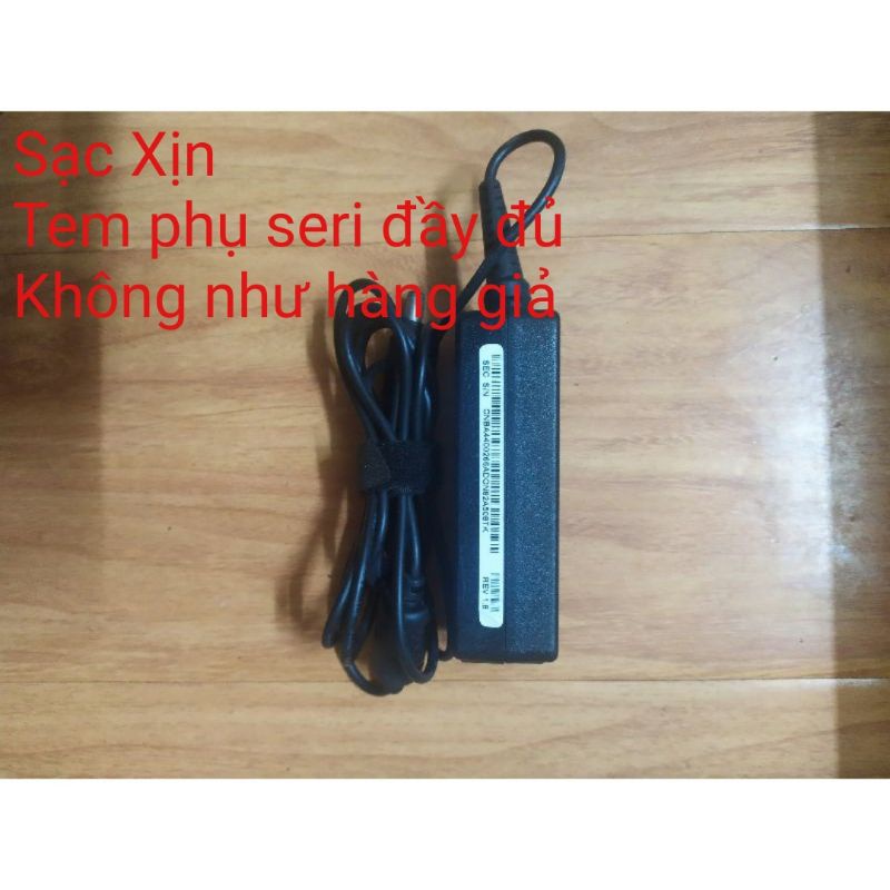 Sạc Laptop SAMSUNG 19V-2.1A 40W Sạc zin (Hàng thanh lý nhà máy samsung tem phụ seri đầy đủ)