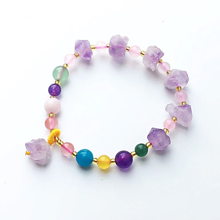 Vòng tay đính đá thạch anh tím thiết kế độc đáo