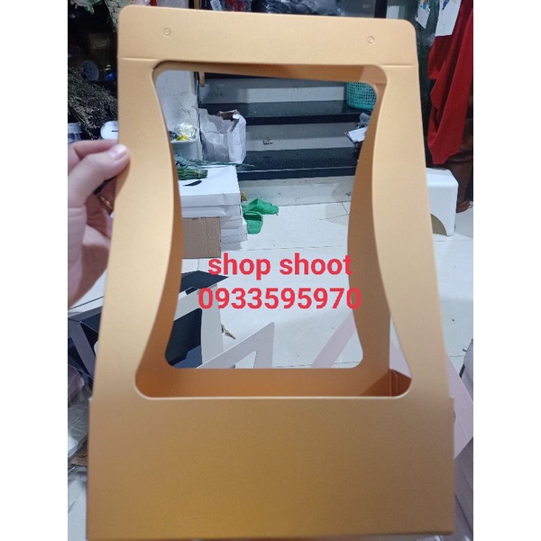 Túi giấy cắm hoa siêu sang