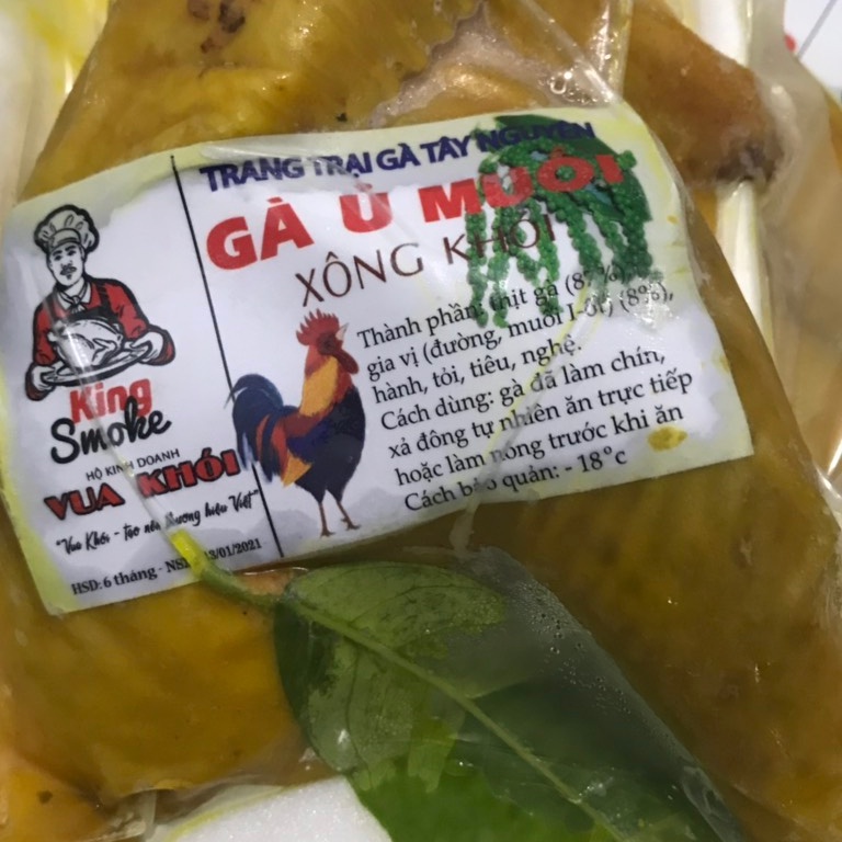 Gà ủ muối xông khói nửa con