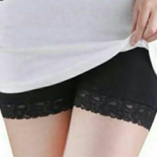 Quần lót váy ren- quần mặc váy