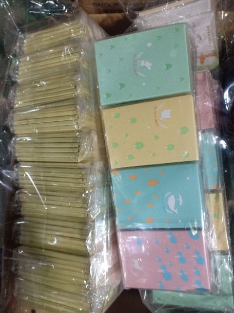 Một Gói 50 miếng thấm dầu nội đia trung