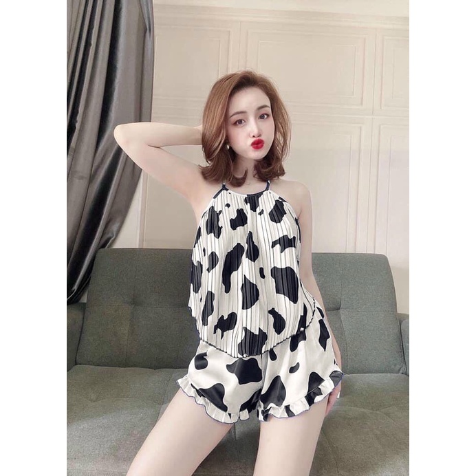 Set bộ (đồ ngủ) họa tiết bò sữa áo yếm hai dây kèm quần đùi bèo lai đa dạng màu sắc | BigBuy360 - bigbuy360.vn
