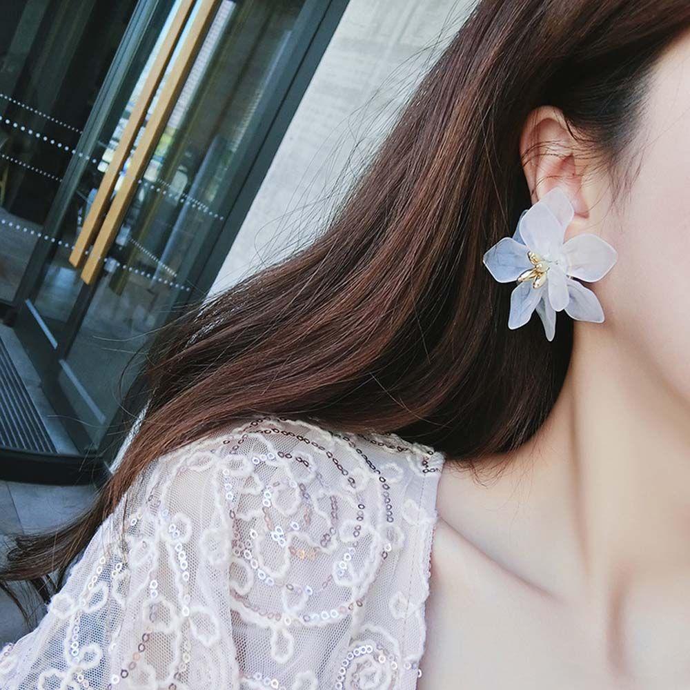 1 Cặp Bông Tai Hình Cánh Hoa Bằng Acrylic Phối Kim Loại Màu Xanh Lá / Trắng Thời Trang